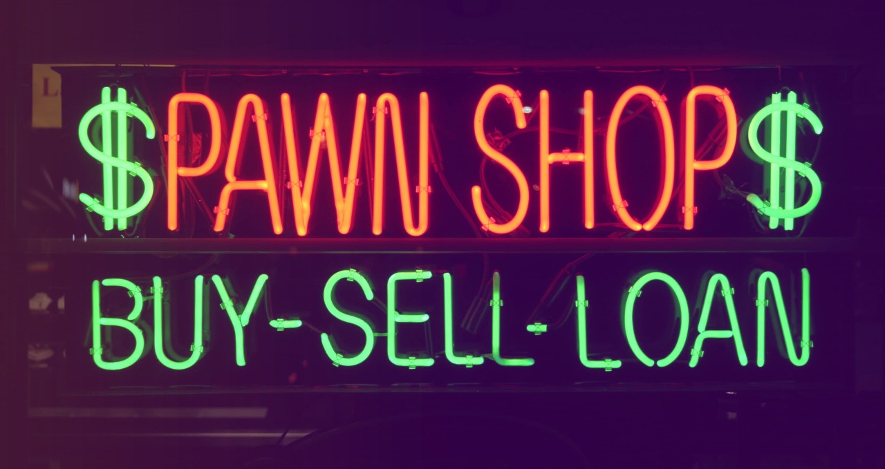 Pawn shop neon sign.